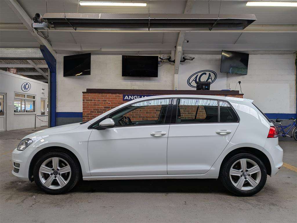 <p>2014 VOLKSWAGEN GOLF MATCH TDI BMT</p>