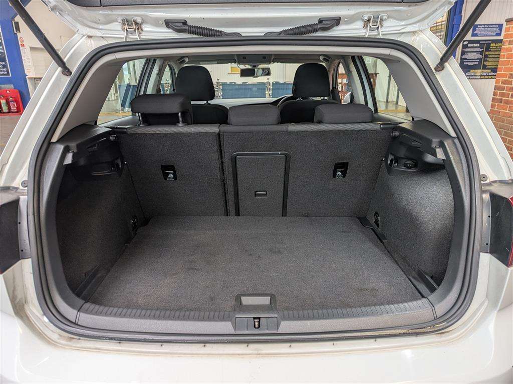 <p>2014 VOLKSWAGEN GOLF MATCH TDI BMT</p>