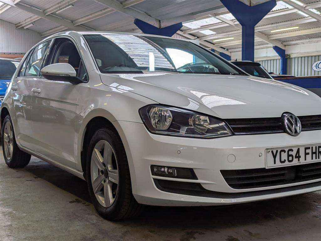 <p>2014 VOLKSWAGEN GOLF MATCH TDI BMT</p>