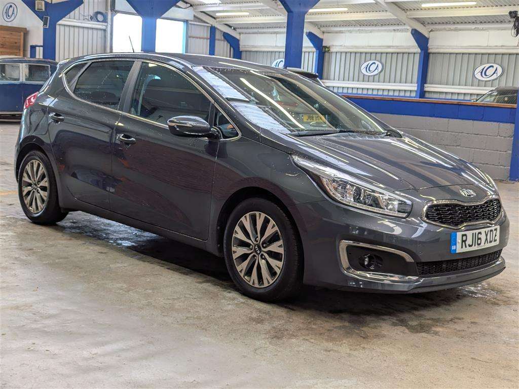 <p>2016 KIA CEED 3 ECODYNAMICS CRDI S</p>