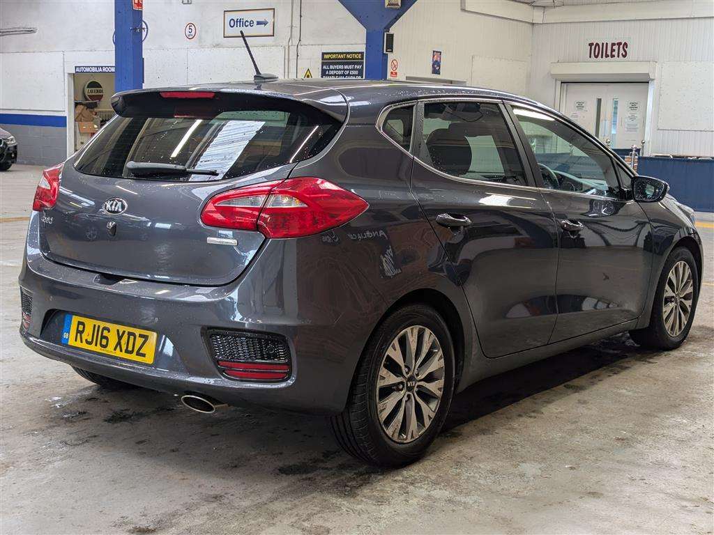 <p>2016 KIA CEED 3 ECODYNAMICS CRDI S</p>