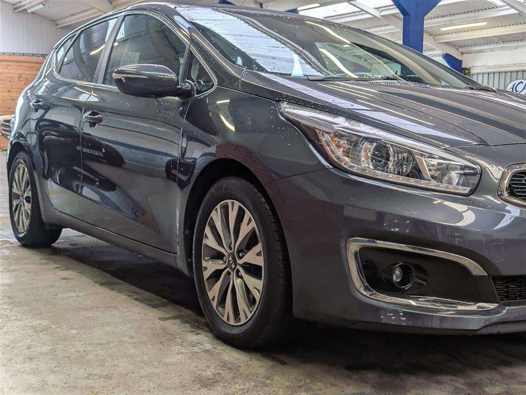 <p>2016 KIA CEED 3 ECODYNAMICS CRDI S</p>