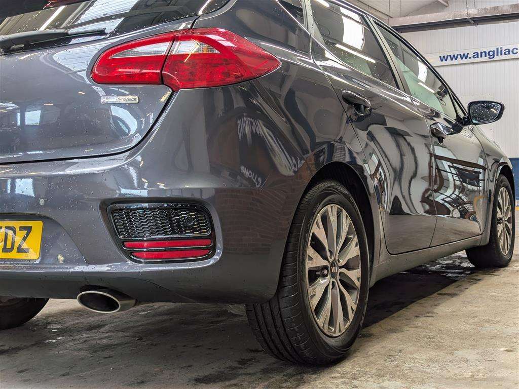 <p>2016 KIA CEED 3 ECODYNAMICS CRDI S</p>
