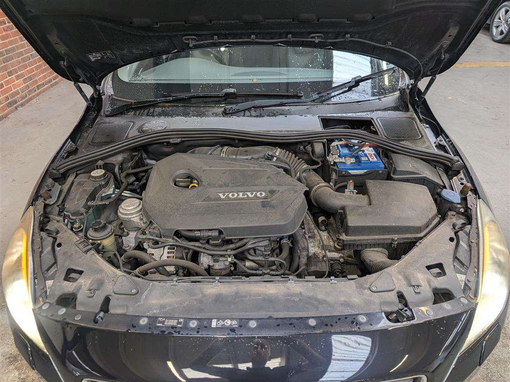 <p>2013 VOLVO V60 SE LUX T4 AUTO</p>
