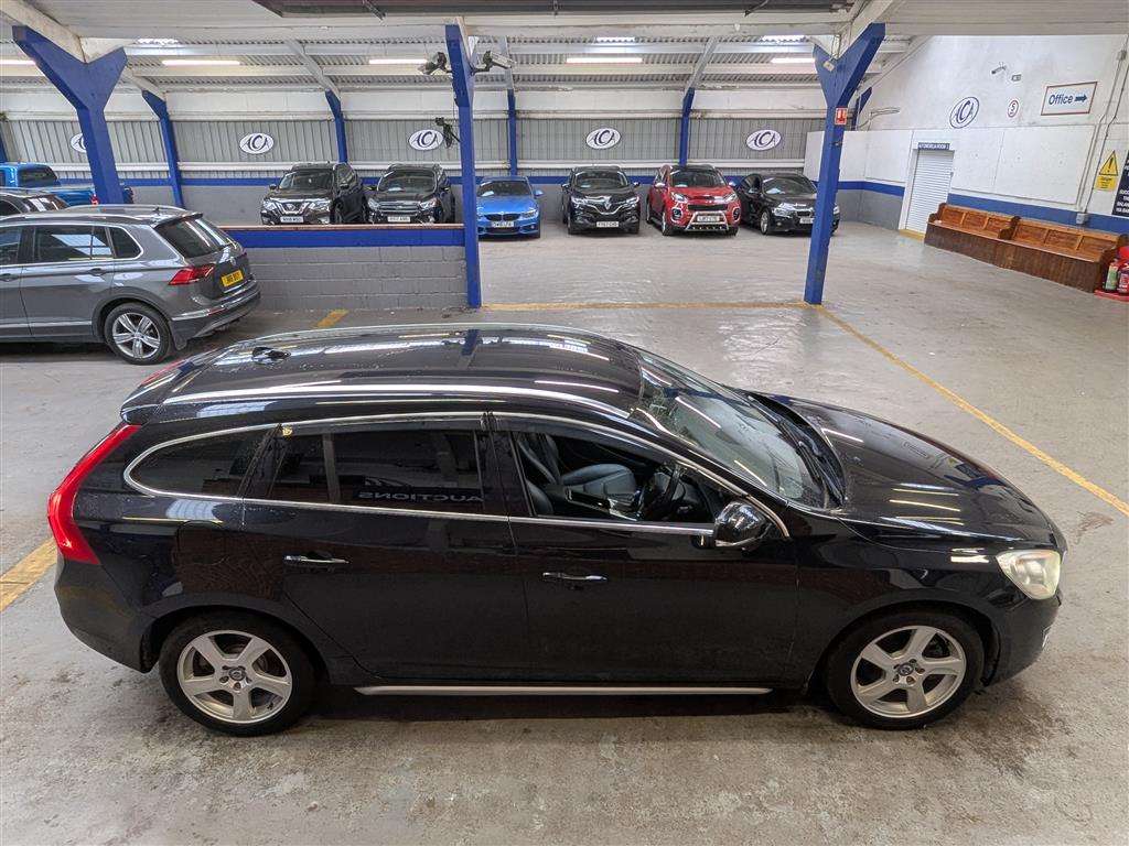 <p>2013 VOLVO V60 SE LUX T4 AUTO</p>