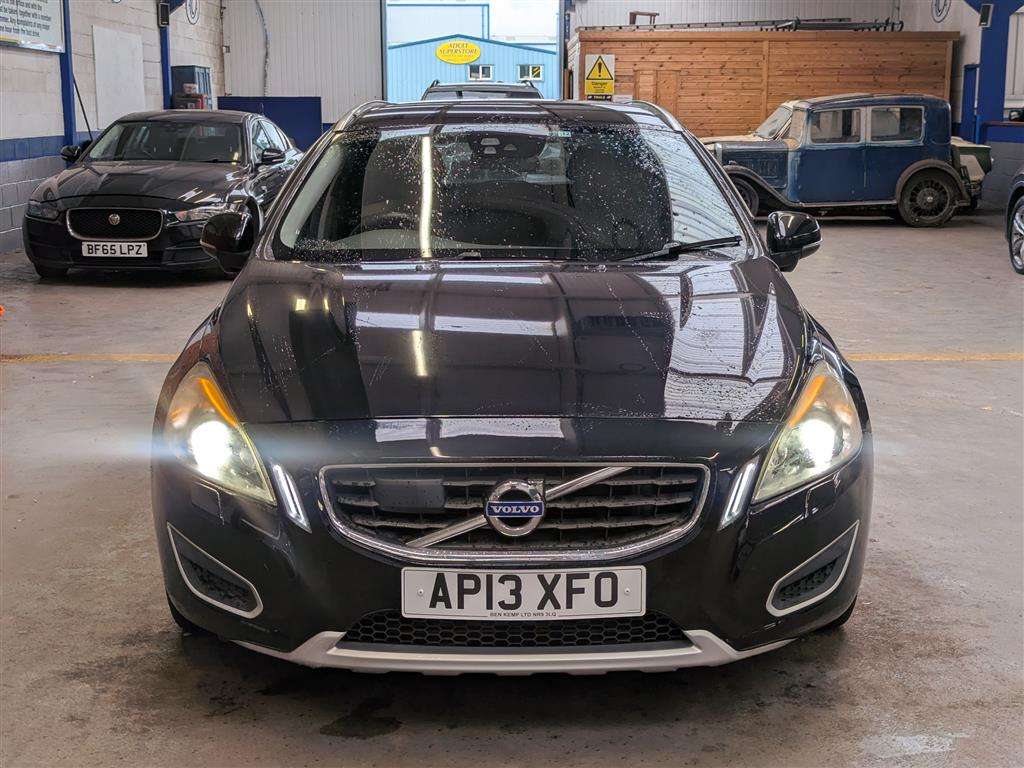 <p>2013 VOLVO V60 SE LUX T4 AUTO</p>