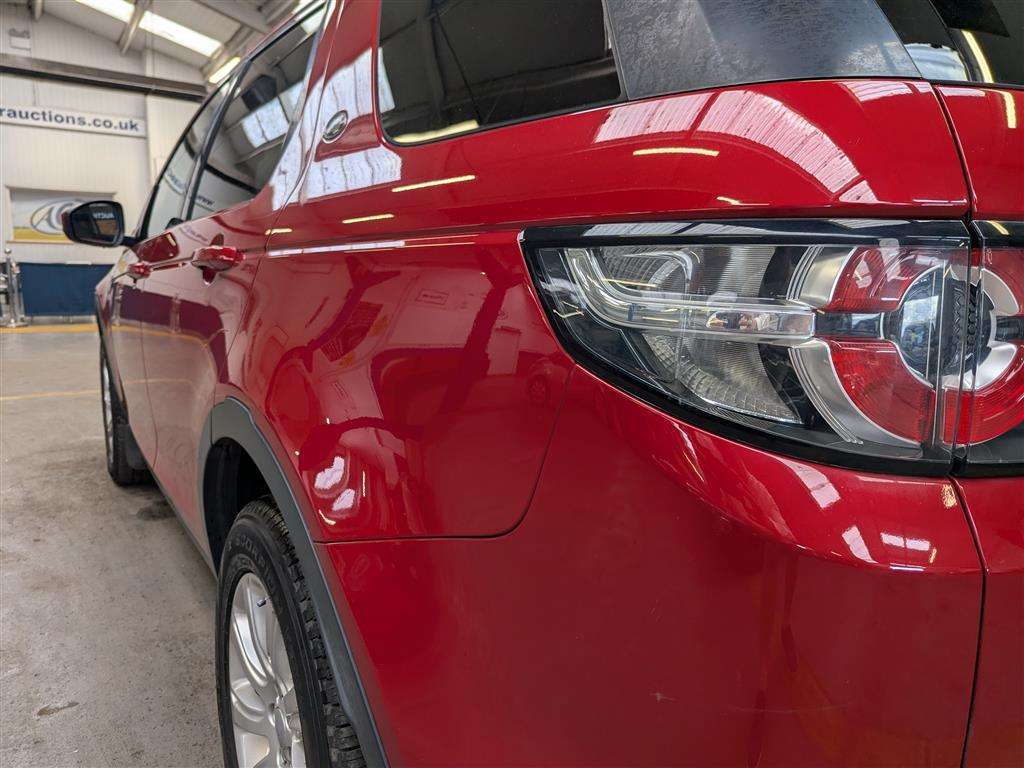 <p>2016 LAND ROVER DISCOVERY SPORT SE TECH T</p>