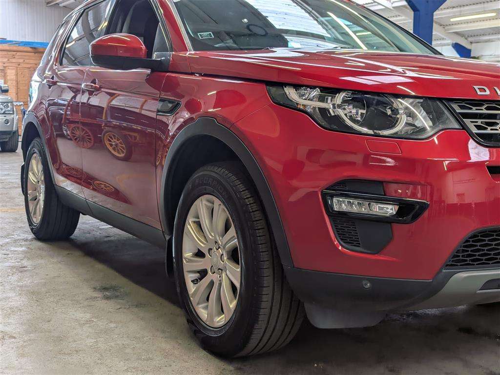 <p>2016 LAND ROVER DISCOVERY SPORT SE TECH T</p>