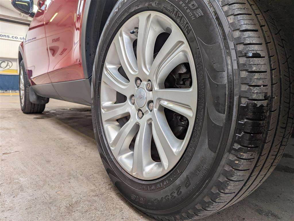 <p>2016 LAND ROVER DISCOVERY SPORT SE TECH T</p>