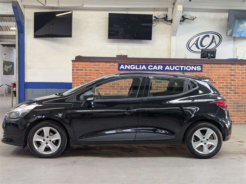 <p>2016 RENAULT CLIO PLAY 16V</p>