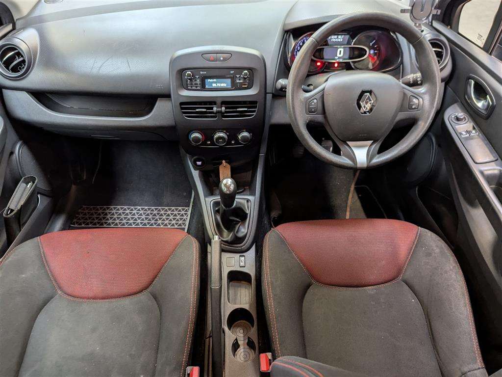 <p>2016 RENAULT CLIO PLAY 16V</p>