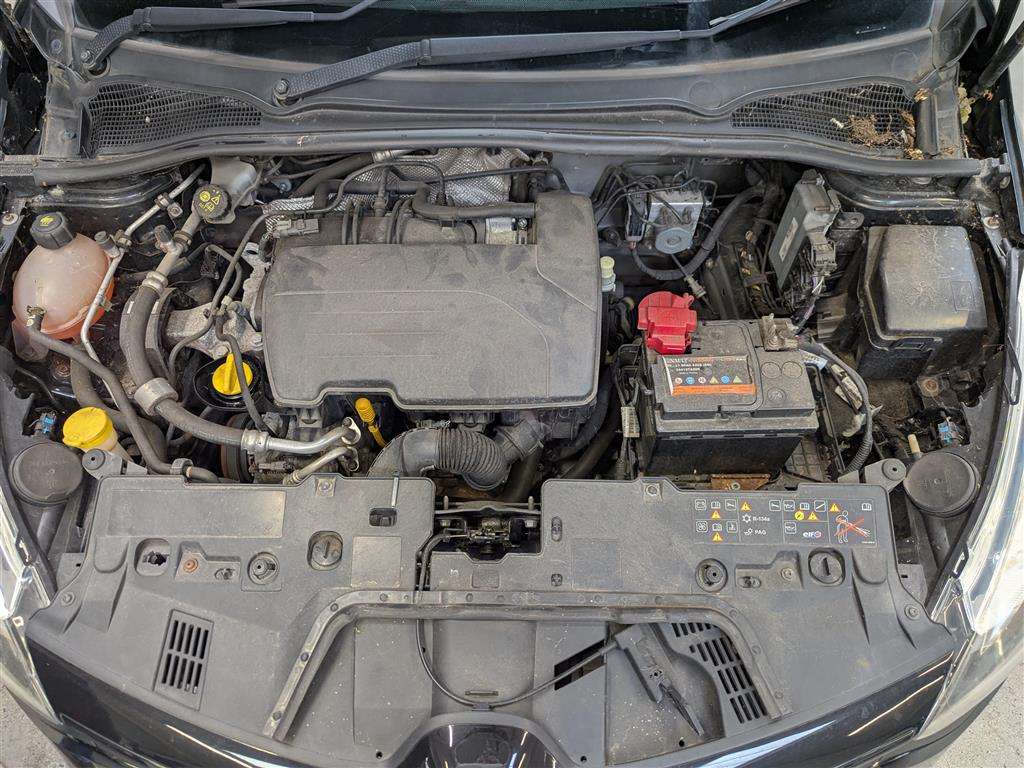 <p>2016 RENAULT CLIO PLAY 16V</p>