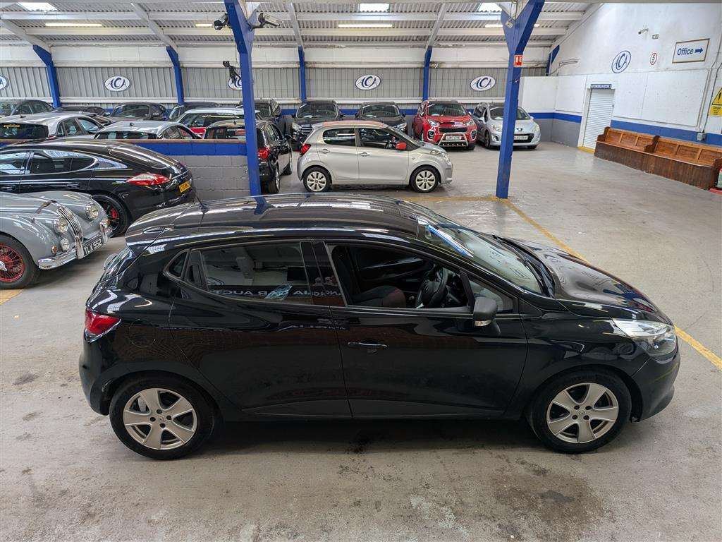 <p>2016 RENAULT CLIO PLAY 16V</p>