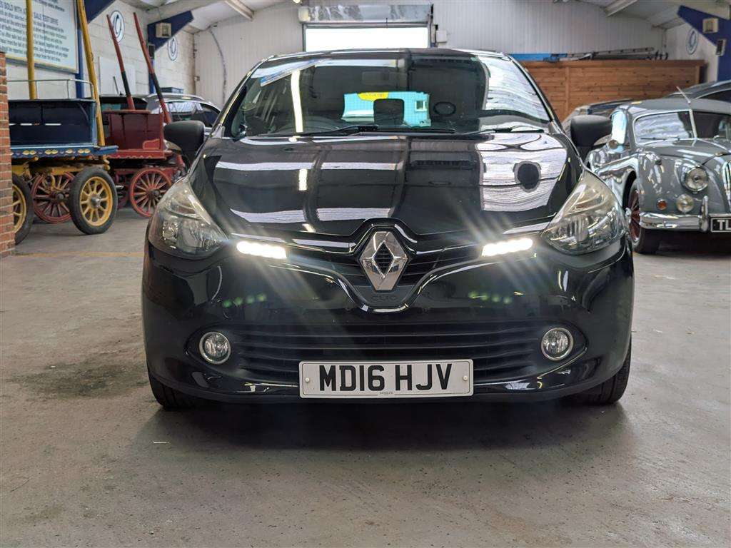 <p>2016 RENAULT CLIO PLAY 16V</p>