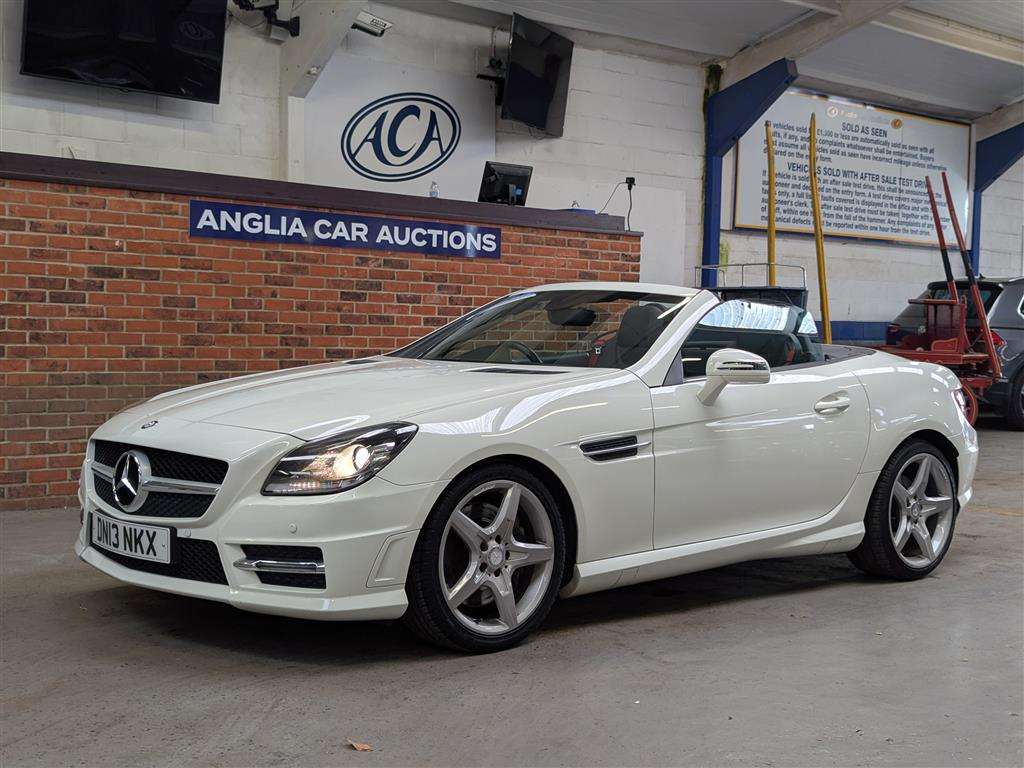 <p>2013 MERCEDES-BENZ SLK200 AMG SPORT BLUE-CIE</p>
