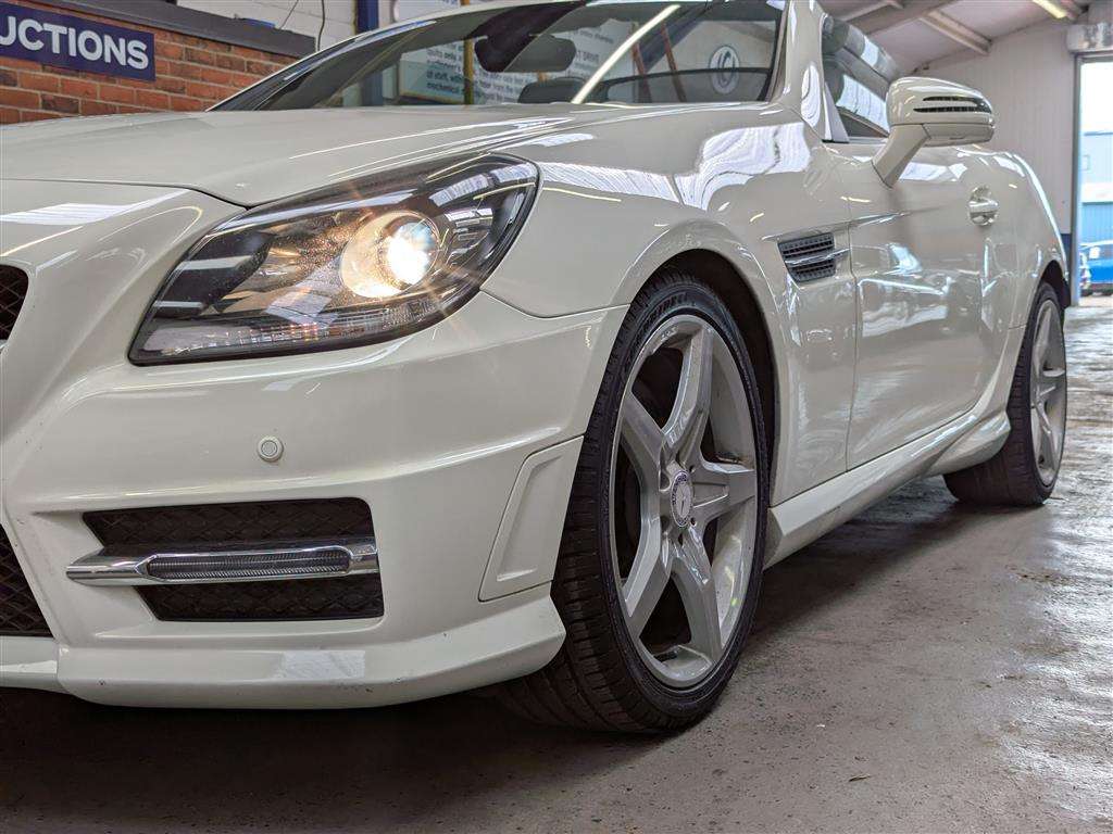 <p>2013 MERCEDES-BENZ SLK200 AMG SPORT BLUE-CIE</p>