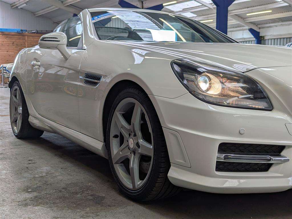 <p>2013 MERCEDES-BENZ SLK200 AMG SPORT BLUE-CIE</p>