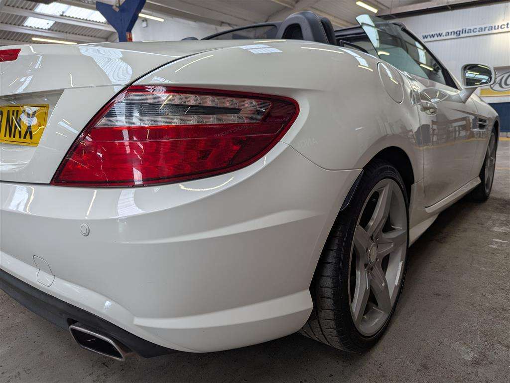 <p>2013 MERCEDES-BENZ SLK200 AMG SPORT BLUE-CIE</p>