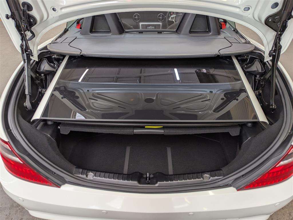 <p>2013 MERCEDES-BENZ SLK200 AMG SPORT BLUE-CIE</p>