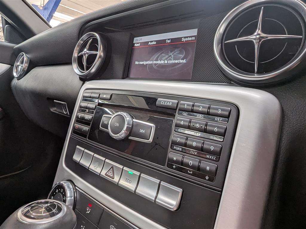 <p>2013 MERCEDES-BENZ SLK200 AMG SPORT BLUE-CIE</p>