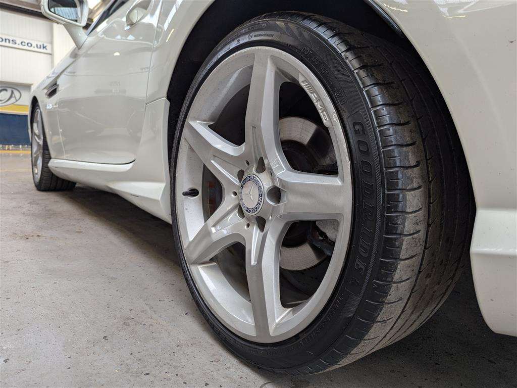<p>2013 MERCEDES-BENZ SLK200 AMG SPORT BLUE-CIE</p>