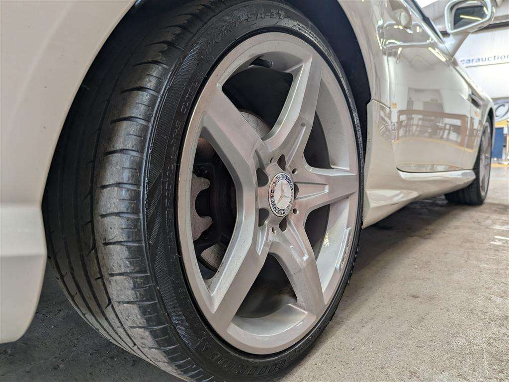 <p>2013 MERCEDES-BENZ SLK200 AMG SPORT BLUE-CIE</p>