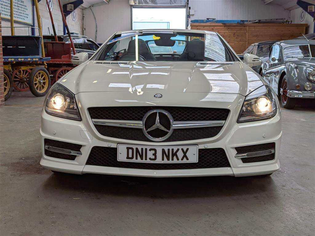 <p>2013 MERCEDES-BENZ SLK200 AMG SPORT BLUE-CIE</p>