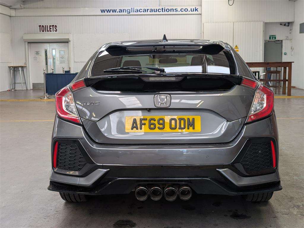 <p>2019 HONDA CIVIC SPORT VTEC</p>