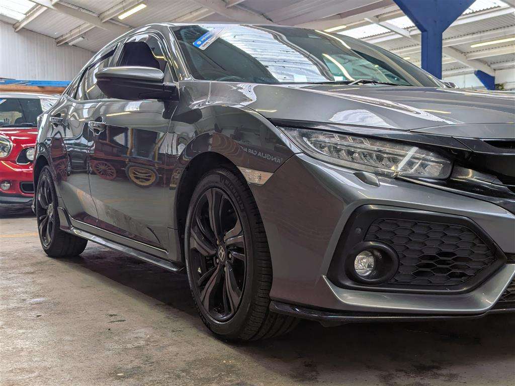 <p>2019 HONDA CIVIC SPORT VTEC</p>