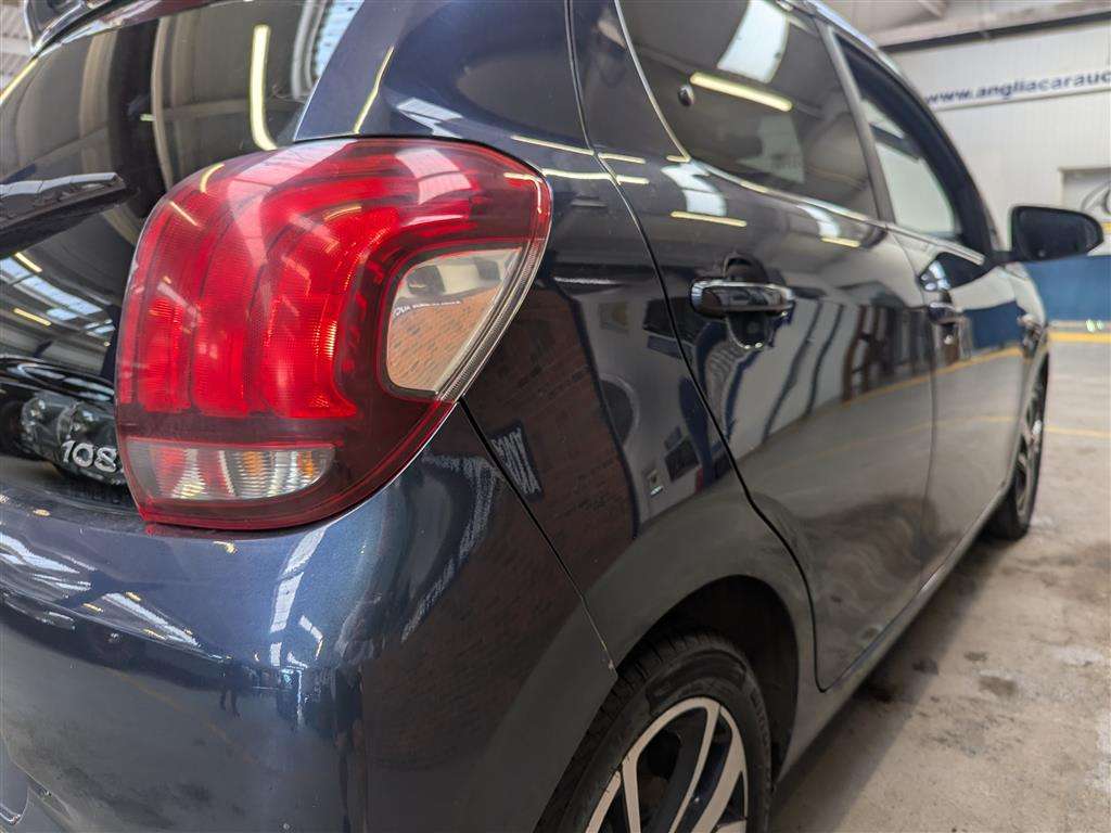 <p>2014 PEUGEOT 108 ALLURE</p>