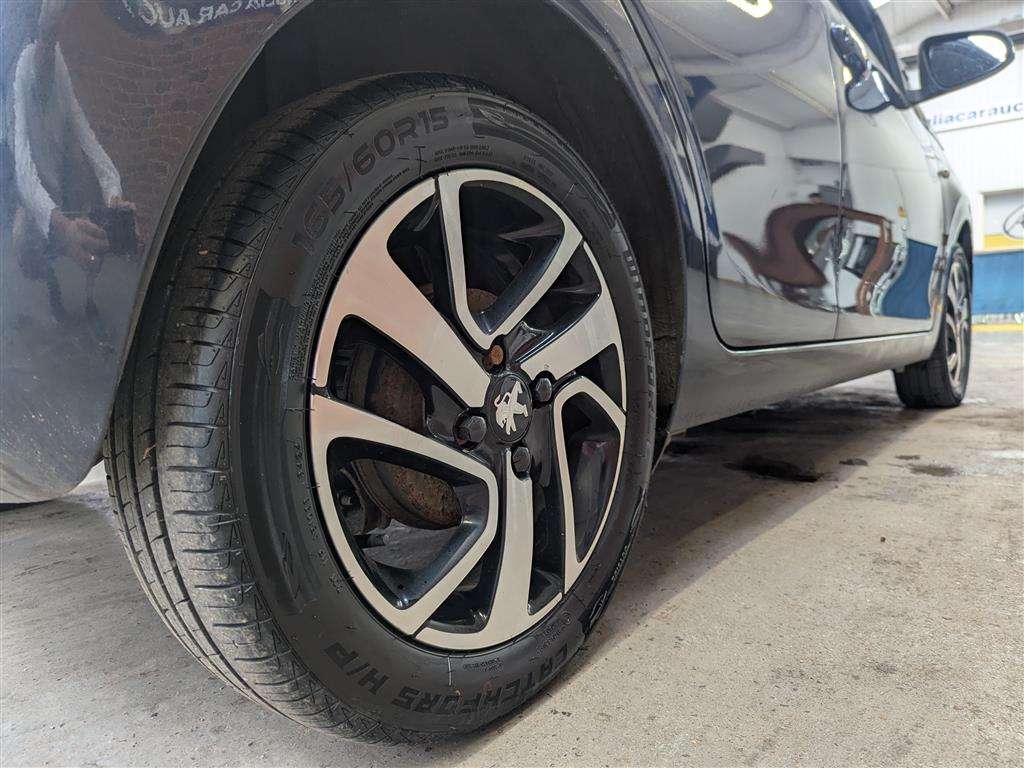 <p>2014 PEUGEOT 108 ALLURE</p>