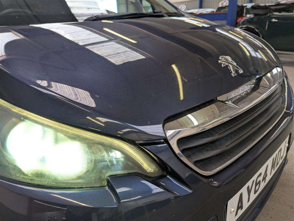 <p>2014 PEUGEOT 108 ALLURE</p>