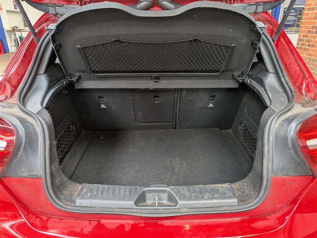<p>2016 MERCEDES-BENZ A 180 D AMG LINE PREMIUM</p>