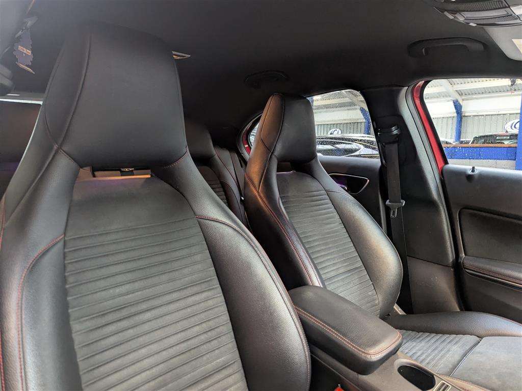 <p>2016 MERCEDES-BENZ A 180 D AMG LINE PREMIUM</p>