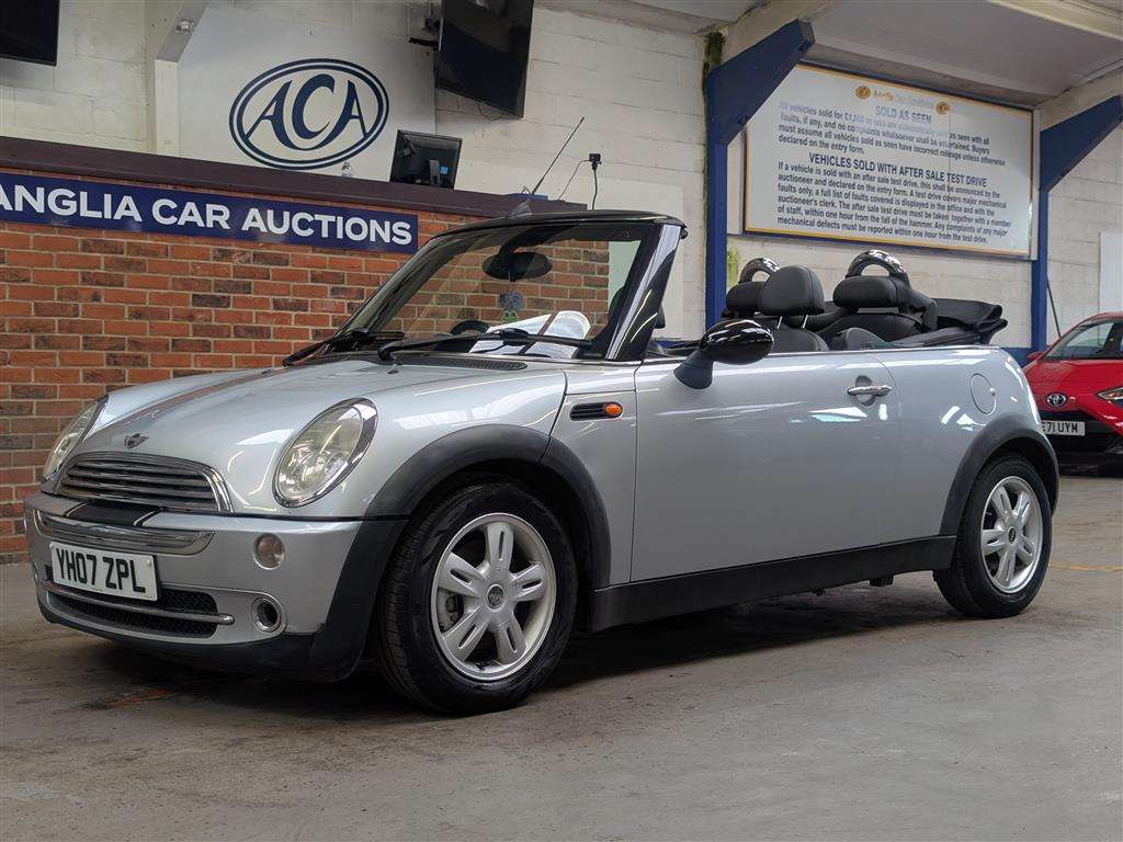 <p>2007 MINI MINI COOPER</p>