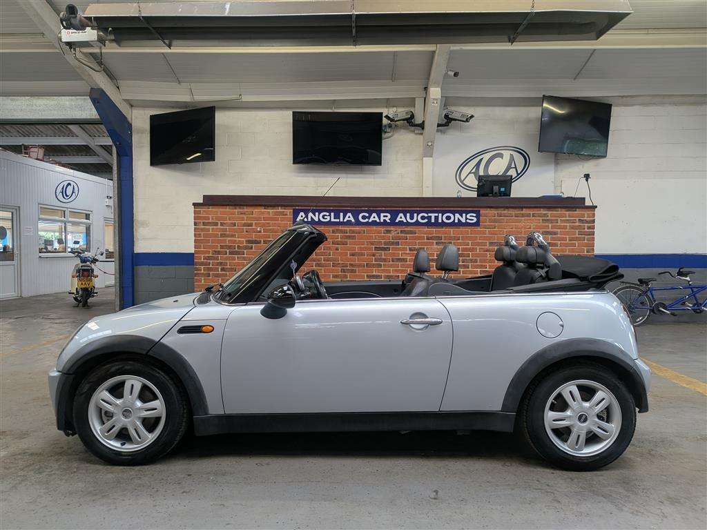 <p>2007 MINI MINI COOPER</p>