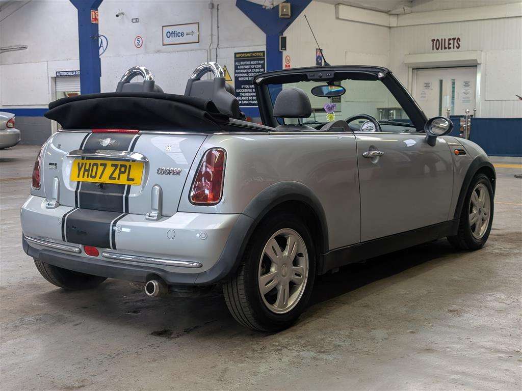 <p>2007 MINI MINI COOPER</p>