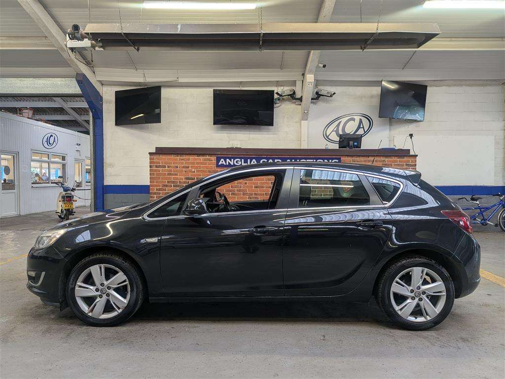 <p>2014 VAUXHALL ASTRA SRI</p>