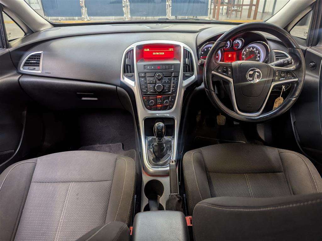 <p>2014 VAUXHALL ASTRA SRI</p>