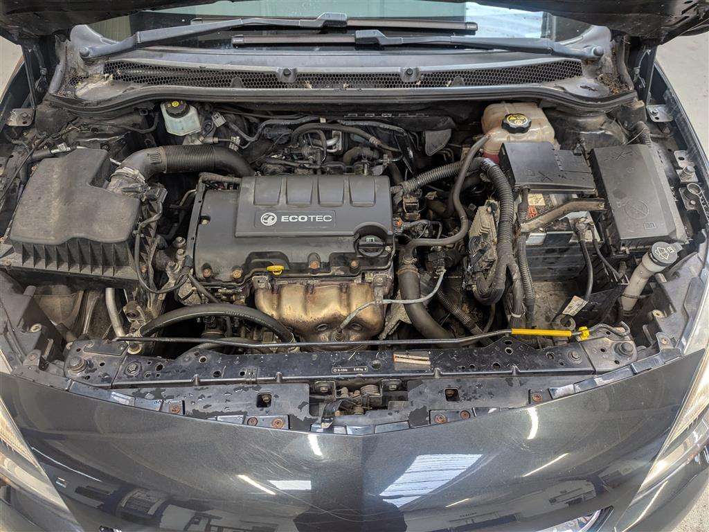 <p>2014 VAUXHALL ASTRA SRI</p>