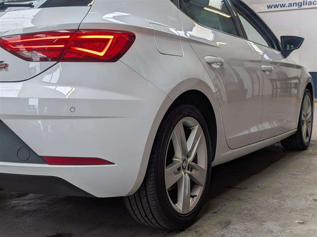 <p>2018 SEAT LEON FR TECHNOLOGY TSI</p>