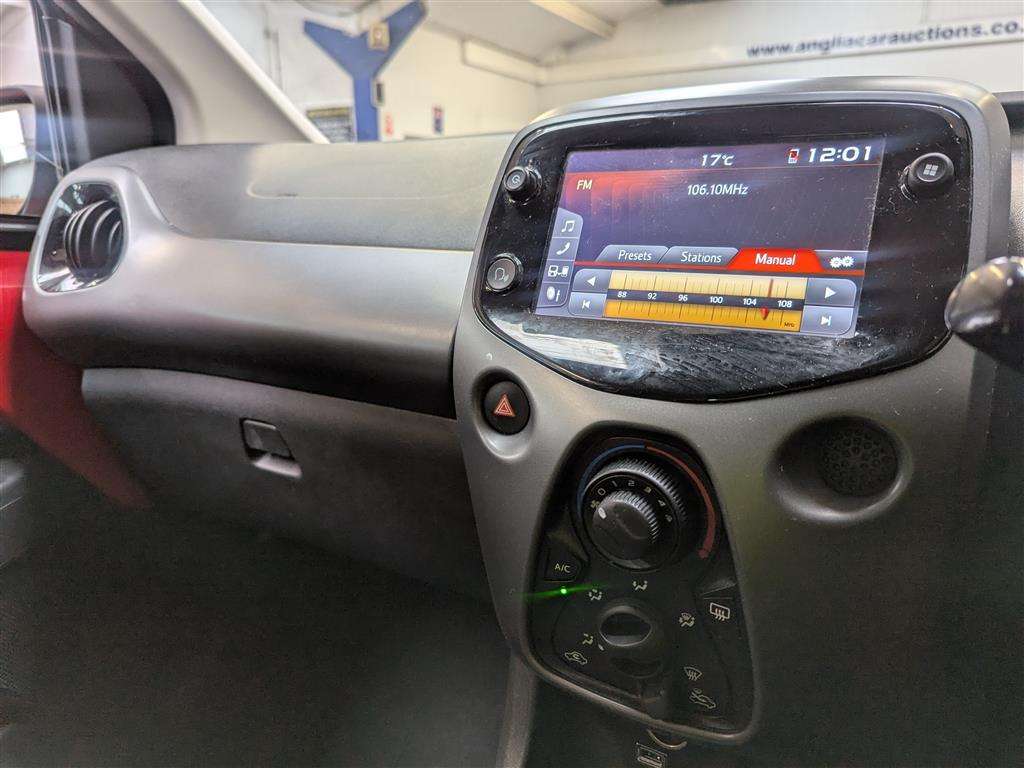 <p>2021 TOYOTA AYGO X-PLAY TSS VVT-I</p>