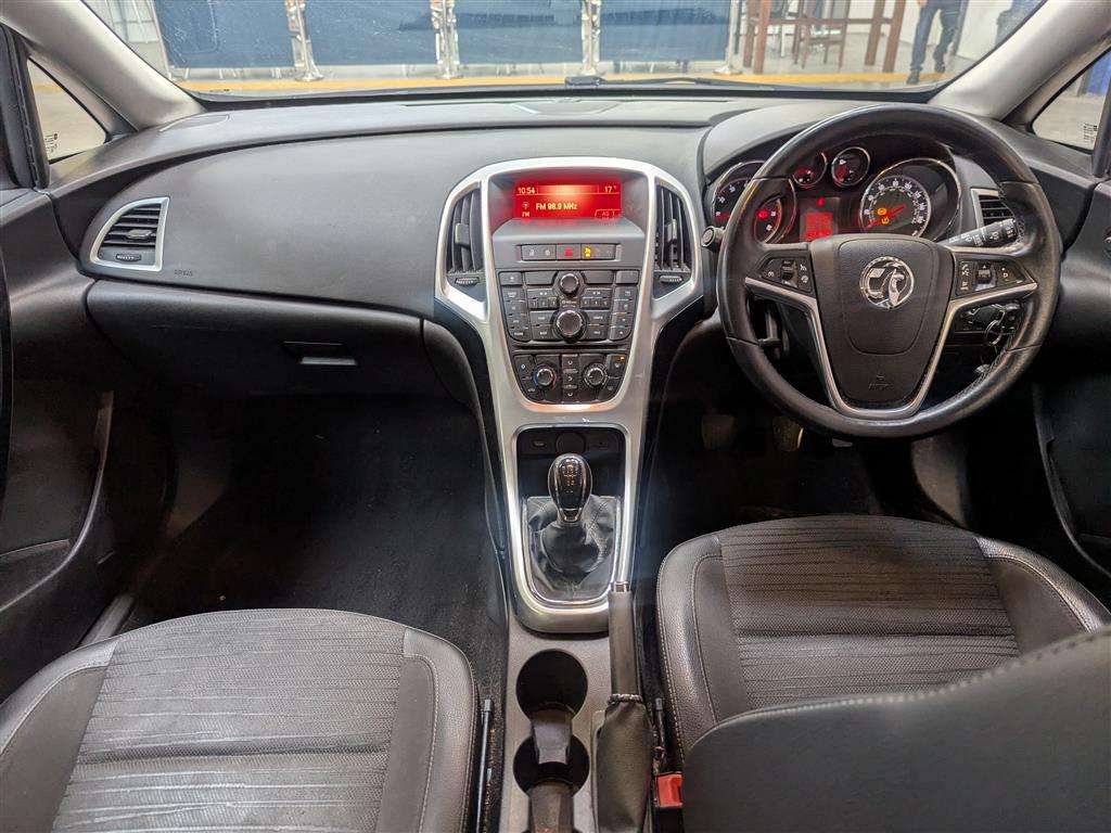 <p>2015 VAUXHALL ASTRA EXCITE</p>