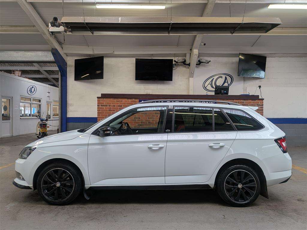 <p>2017 SKODA FABIA MONTE CARLO TSI</p>