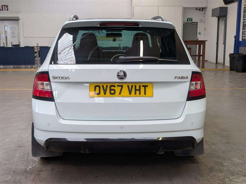 <p>2017 SKODA FABIA MONTE CARLO TSI</p>