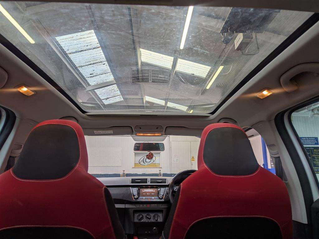<p>2017 SKODA FABIA MONTE CARLO TSI</p>