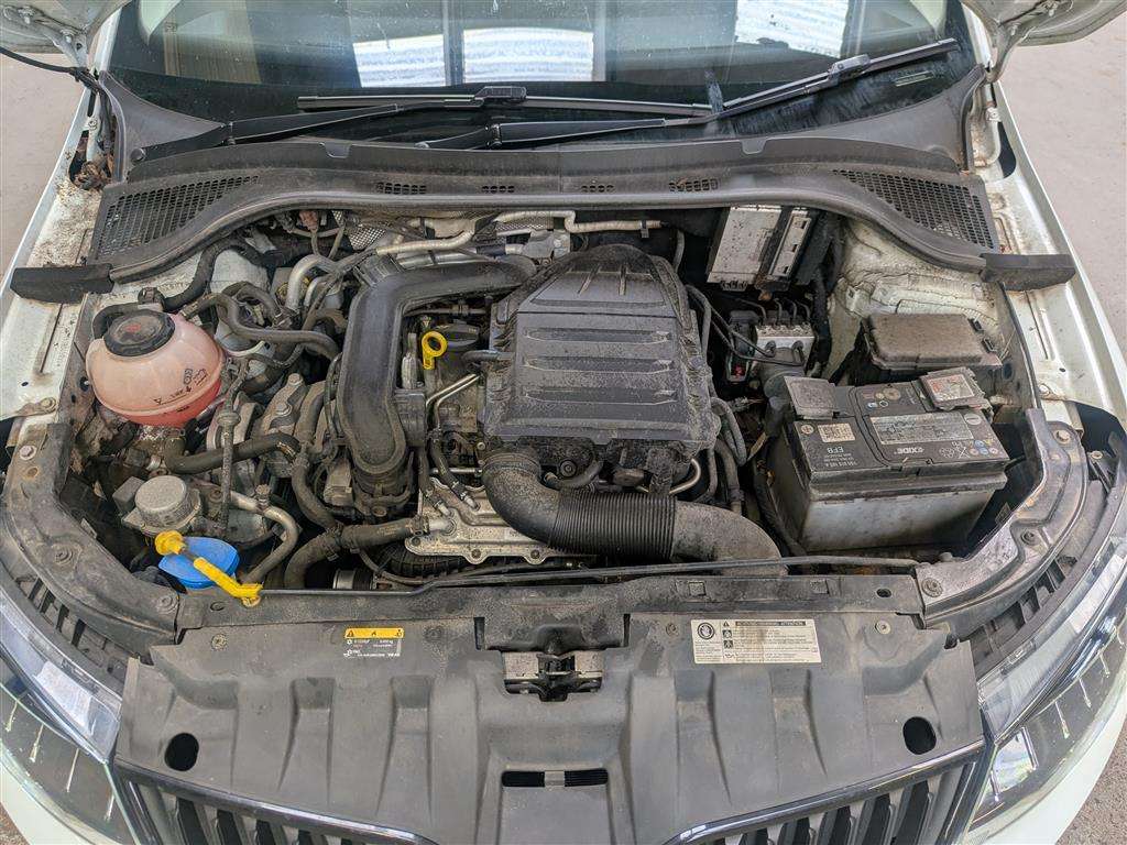 <p>2017 SKODA FABIA MONTE CARLO TSI</p>