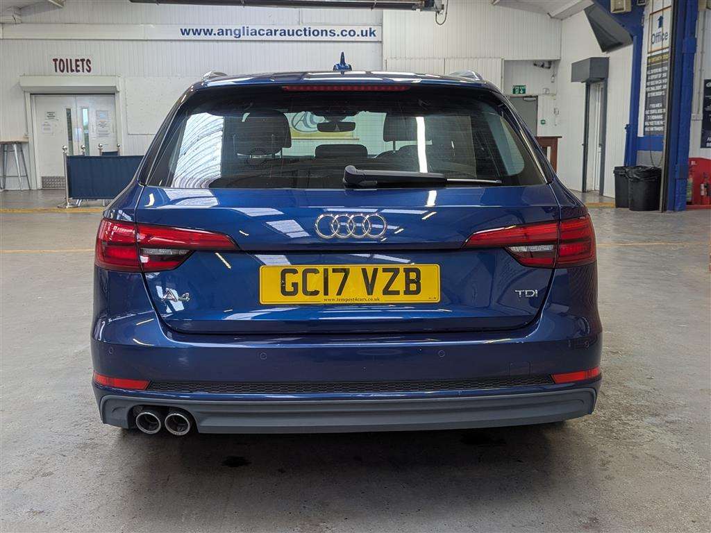 <p>2017 AUDI A4 S LINE TDI S-A</p>