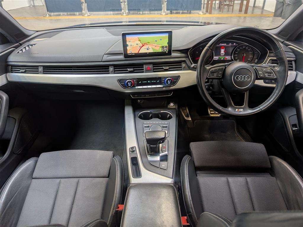 <p>2017 AUDI A4 S LINE TDI S-A</p>