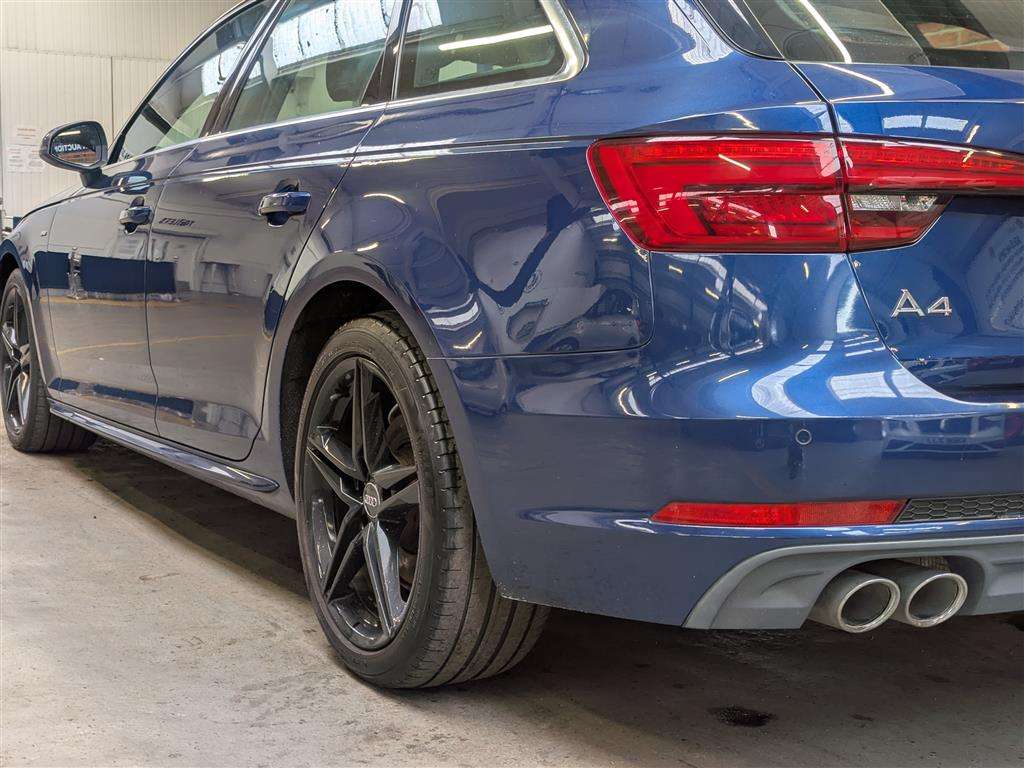 <p>2017 AUDI A4 S LINE TDI S-A</p>